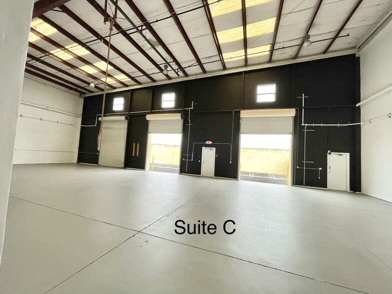 More Photos Of 3 offices, 3 warehouses: 1,200–4,876 SF, Lompoc Warehouse For Lease