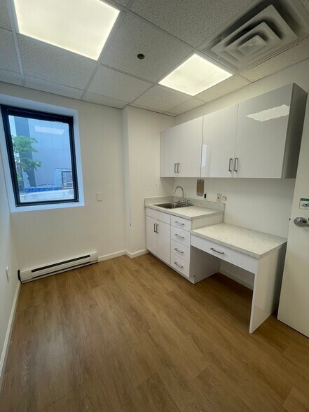 More Photos Of 115 Christopher Columbus Dr, Jersey City Medical For Lease