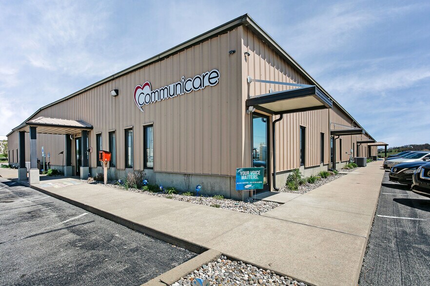 More Photos Of 805 Commerce Dr, Leitchfield Flex For Sale