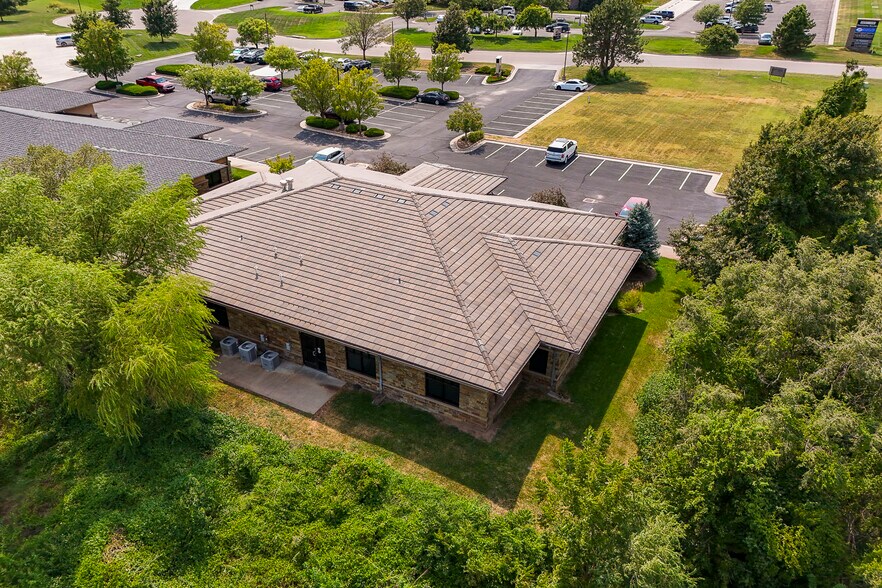 More Photos Of 13203 W 21st Ct N, Wichita Office For Sale
