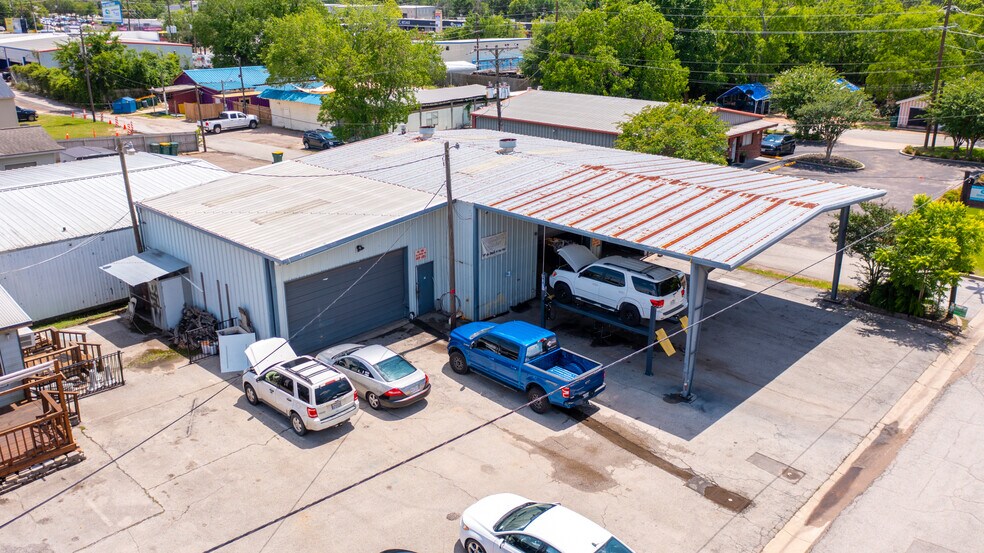 More Photos Of 539 N Frazier St, Conroe Auto Repair For Sale