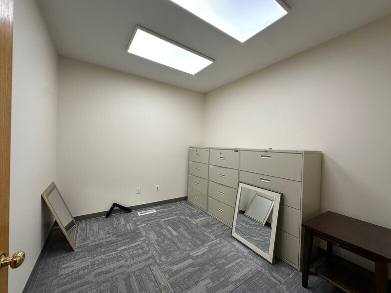 More Photos Of 580 Madison Ave, North Liberty Office For Sale