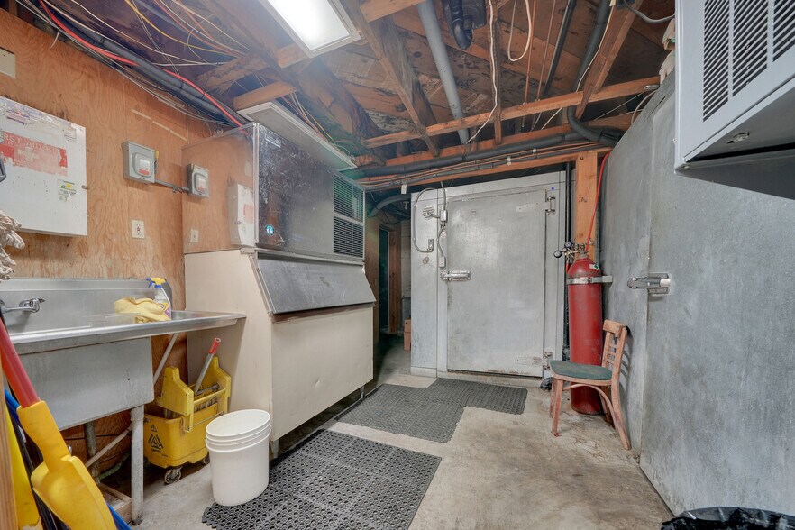 More Photos Of 31880 State Highway 108, Strawberry Hotel For Sale