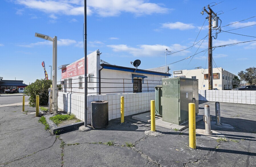 More Photos Of 16870 Merrill Ave, Fontana Freestanding For Sale