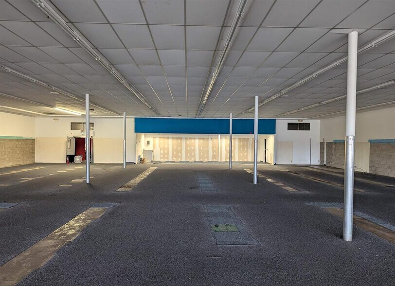 More Photos Of 1773 E Chestnut St, Canton General Retail For Lease