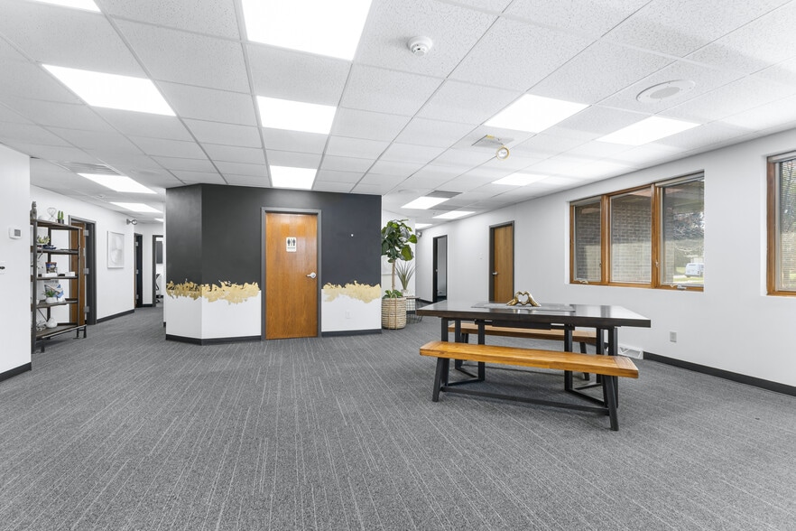 More Photos Of 277 N 9th St, De Pere Medical For Lease