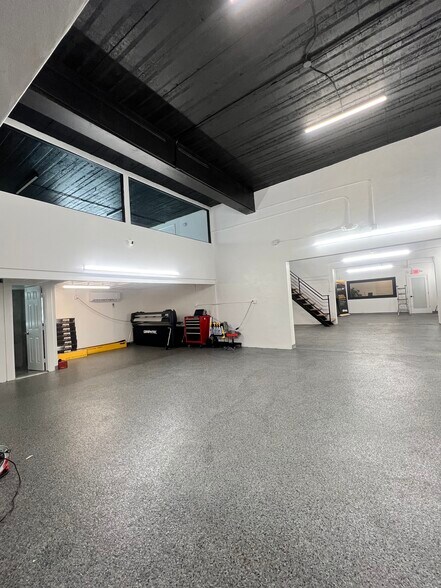 More Photos Of 15-21 NW 9th Ave, Fort Lauderdale Warehouse For Sale