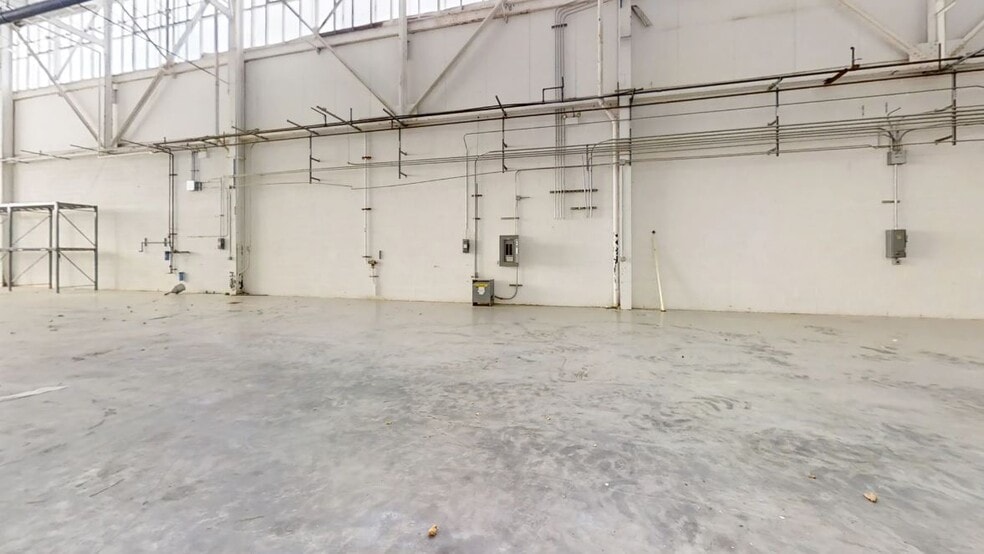 More Photos Of 799 E 73rd St, Cleveland Warehouse For Lease