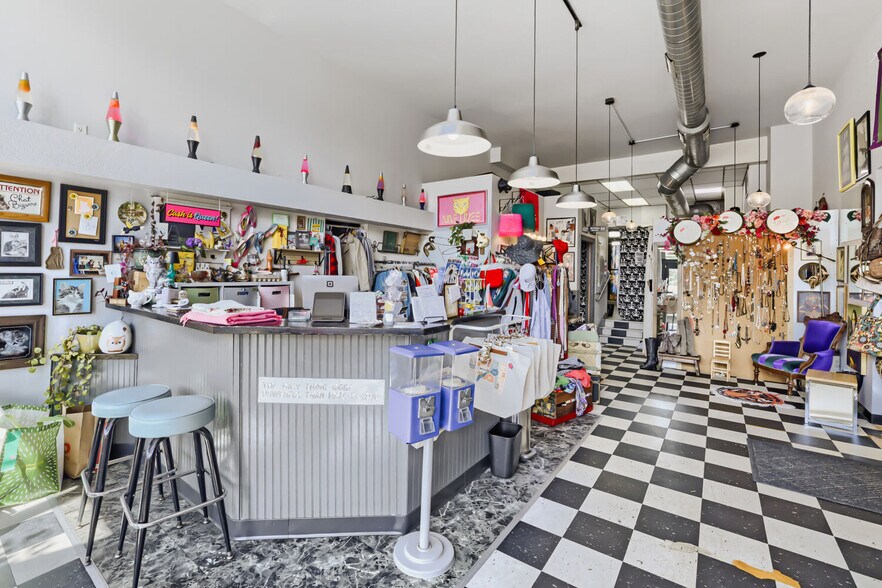 More Photos Of , Saint Paul General Retail For Sale