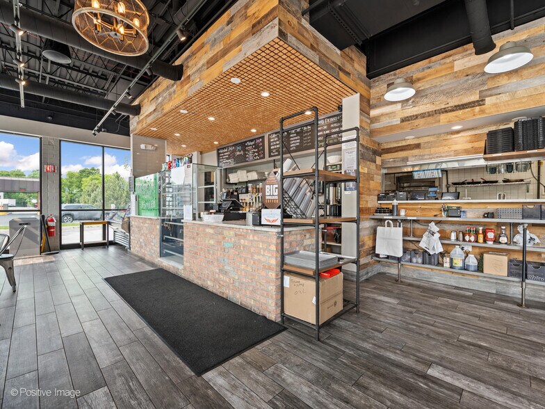 More Photos Of 720 E Rand Rd, Mount Prospect Fast Food For Sale