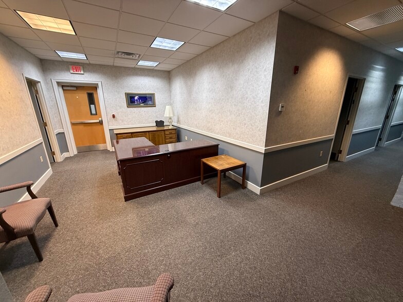 More Photos Of 1310 Market St, Wheeling Office For Lease