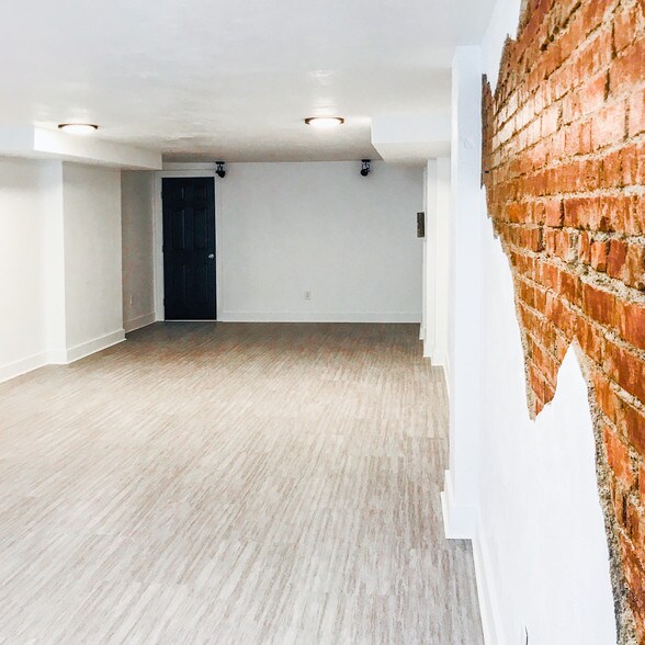 More Photos Of 600-604 E Warrington Ave, Pittsburgh Storefront Retail Office For Lease