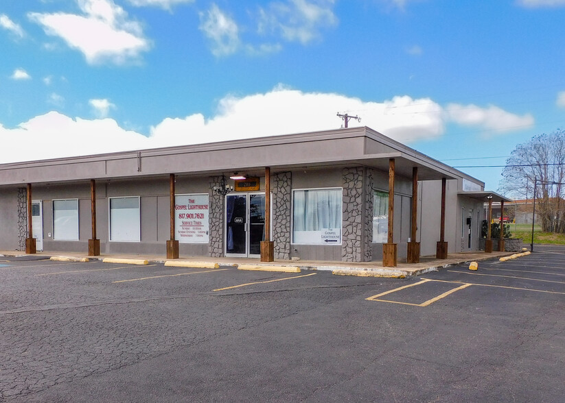 Primary Photo Of 200-202 S Ridgeway Dr, Cleburne Storefront Retail Office For Lease