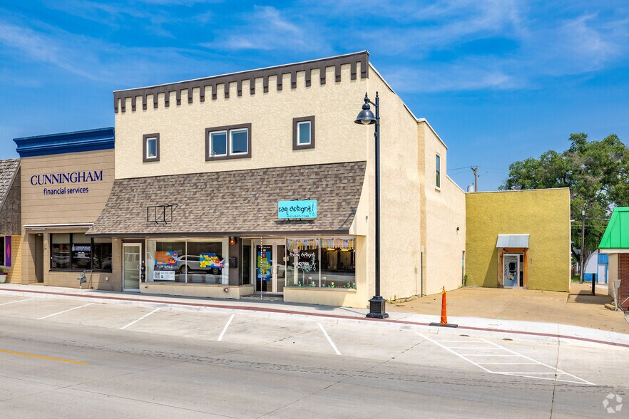 Primary Photo Of 307 E Main St, Knoxville Storefront Retail Residential For Sale