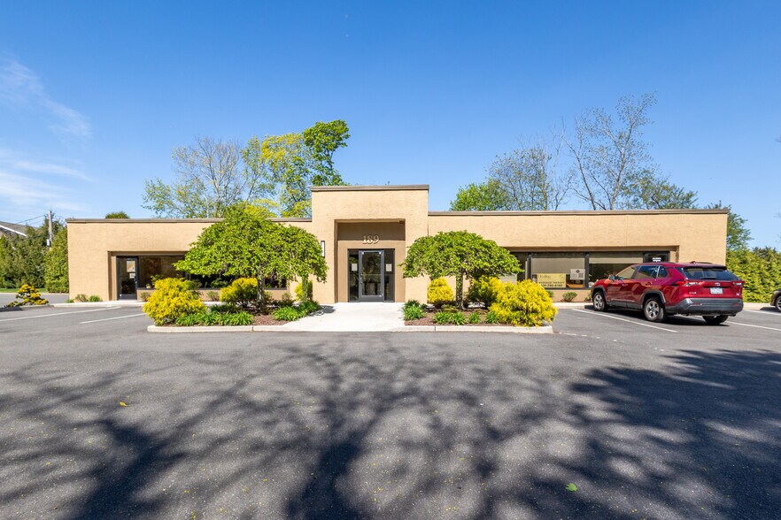 More Photos Of 189 (NYS) Route 25, Riverhead Medical For Sale
