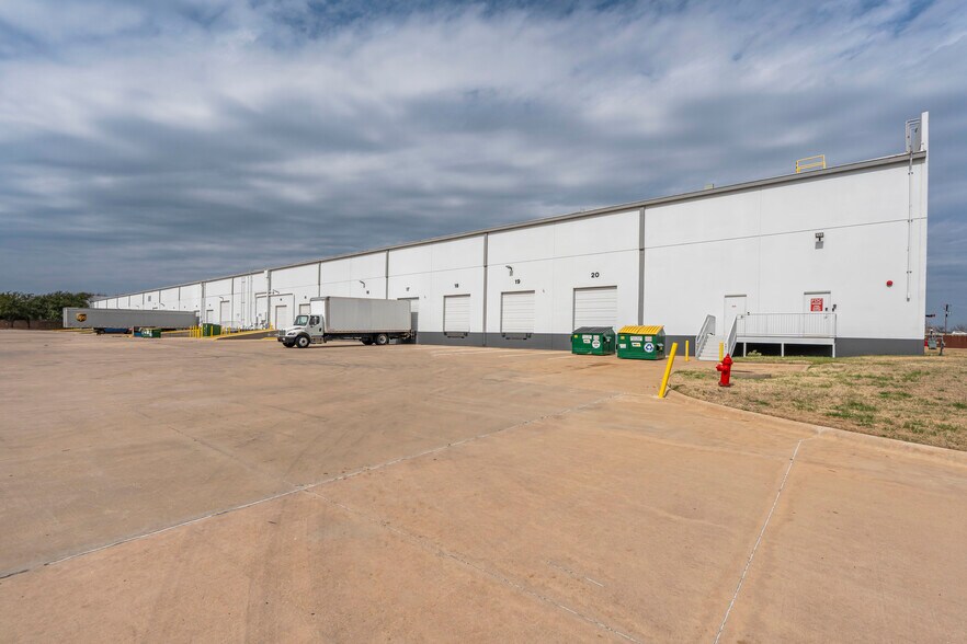 More Photos Of 8291 Springdale Rd, Austin Unknown For Lease