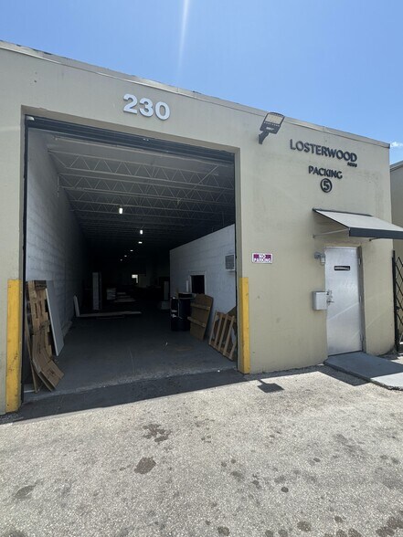 More Photos Of 230-226 W 24th St, Hialeah Warehouse For Lease