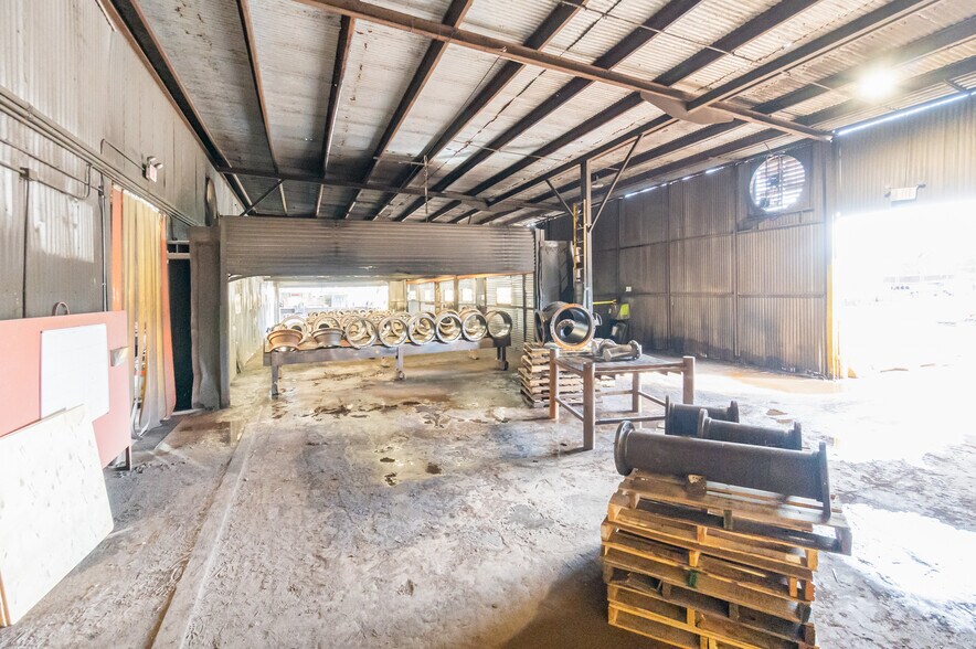 More Photos Of 204 5th St, Orlando Industrial For Sale