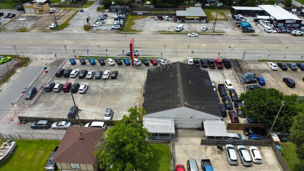 More Photos Of 411 Spencer Hwy, South Houston Auto Dealership For Lease
