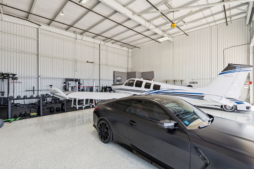 More Photos Of 15809 Addison Rd, Addison Airplane Hangar For Sale
