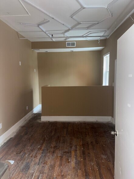 More Photos Of 2449 Shirley Ave, Baltimore Flex For Sale