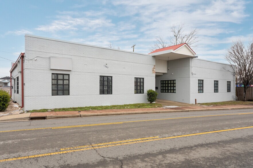 Primary Photo Of 1207-1209 Jefferson St, Nashville Medical For Lease