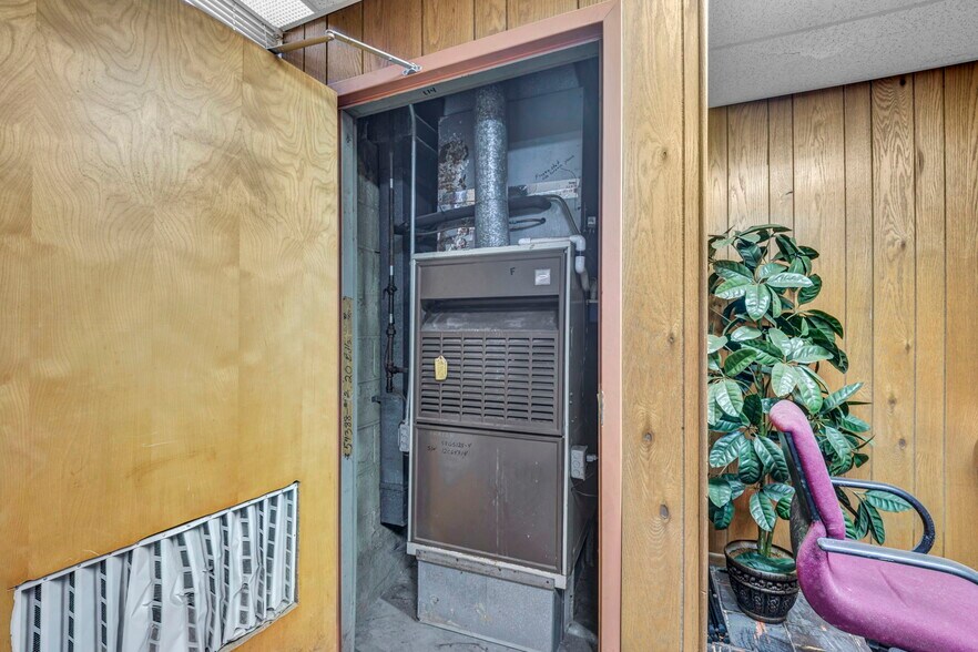 More Photos Of 15715 Libby Rd, Maple Heights General Retail For Sale