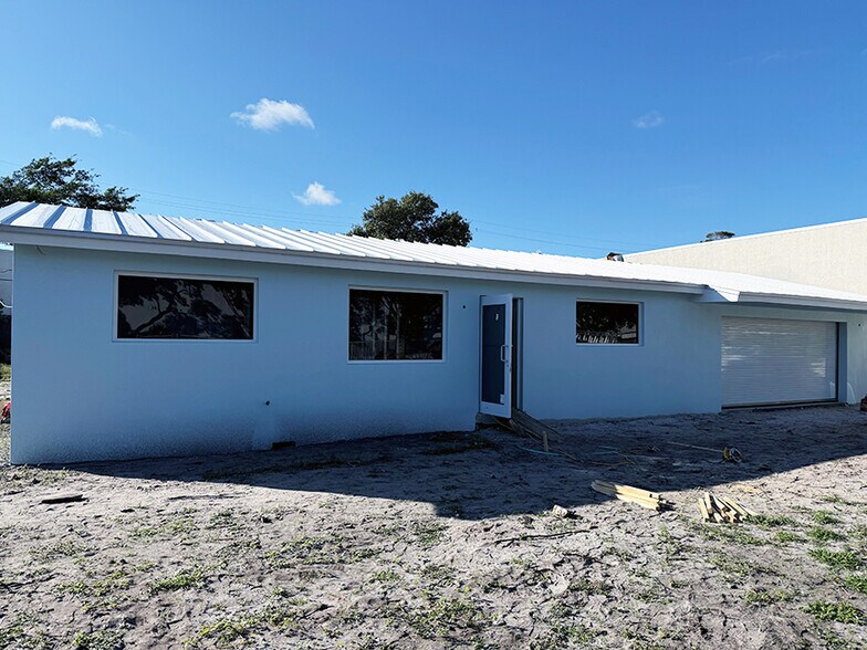Primary Photo Of 1010 NW 52nd St, Fort Lauderdale Light Manufacturing For Lease