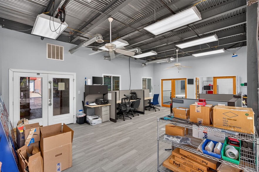 More Photos Of 22580 Glenn Dr, Sterling Showroom For Sale