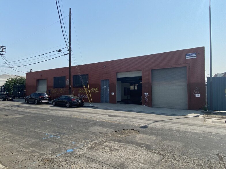 More Photos Of 159 S Anderson St, Los Angeles Warehouse For Lease