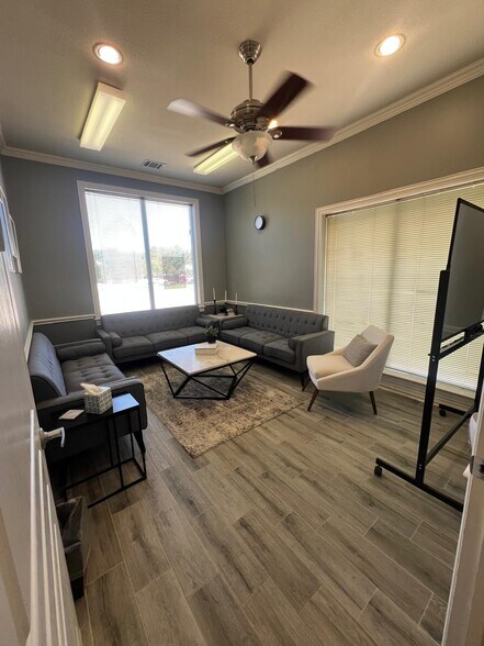 More Photos Of 5228 Village Creek Dr, Plano Office For Sale