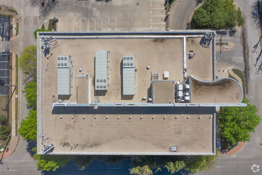 More Photos Of 4228 N Central Expy, Dallas Loft Creative Space For Lease