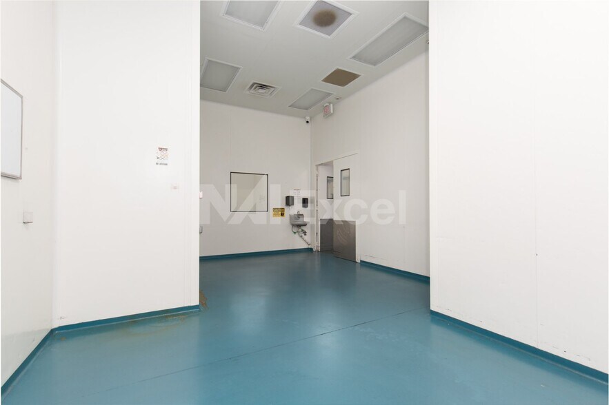 More Photos Of 1710 Whitney Mesa Dr, Henderson Warehouse For Lease