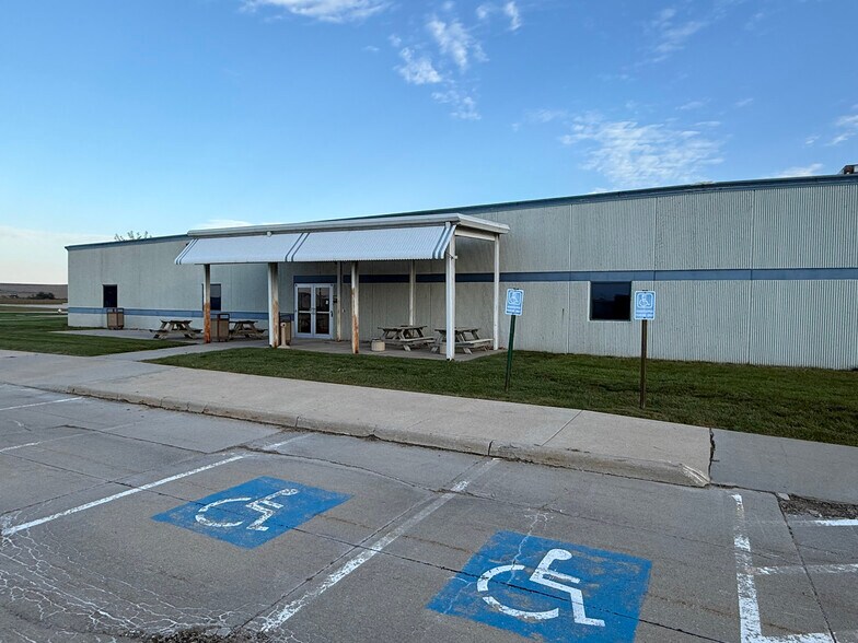 More Photos Of 1995 G Ave, Red Oak Industrial For Lease