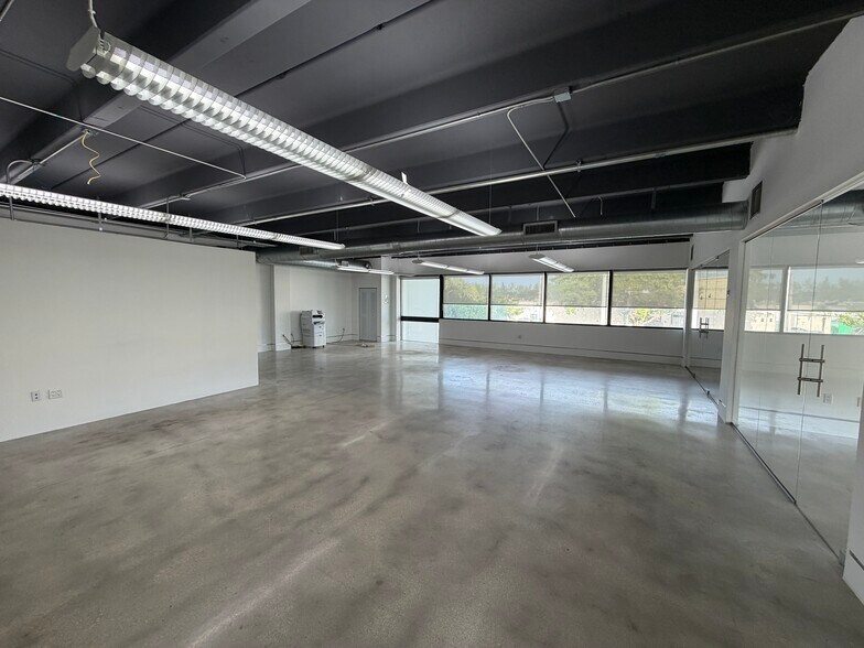More Photos Of 4391 SW 74th Ave, Miami Flex For Lease