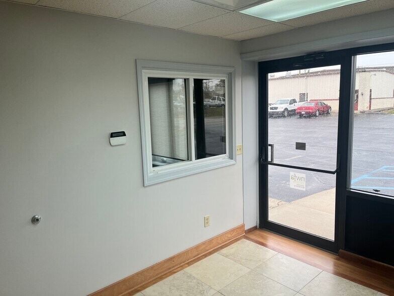 More Photos Of 6215 Discount Dr, Fort Wayne Warehouse For Lease