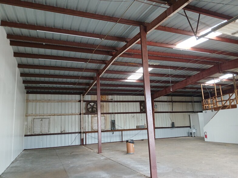 More Photos Of 11234 Timber Tech Ave, Tomball Unknown For Lease