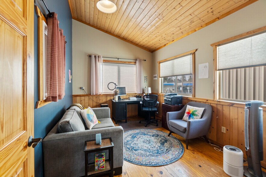 More Photos Of 338 NW 85th St, Seattle Office For Sale