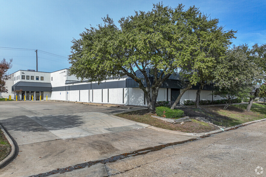 Primary Photo Of 2947 Executive Blvd, Mesquite Manufacturing For Sale