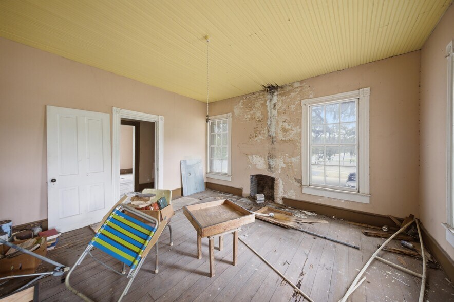 More Photos Of 120 N Main St, Bushnell Office Residential For Sale