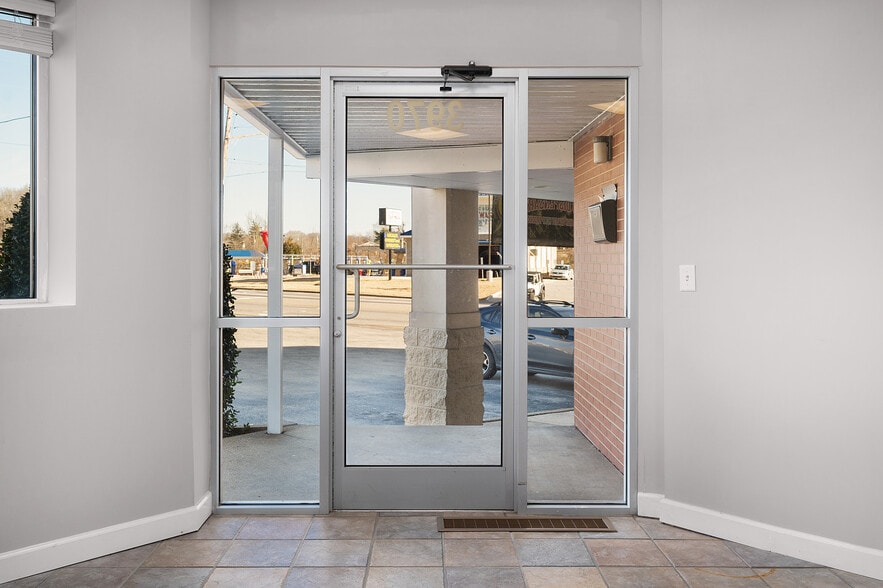 More Photos Of 3970 Norcross Rd, Chattanooga Storefront Retail Office For Lease