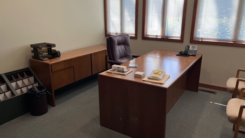 More Photos Of 831 Dekalb Pike, Blue Bell Medical For Sale