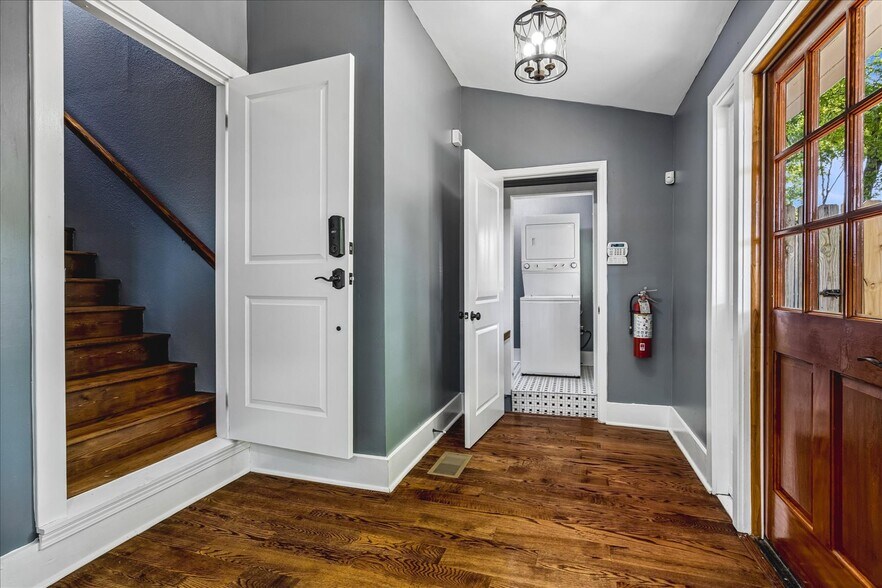 More Photos Of 2151 Monroe Ave, Memphis Office Residential For Sale