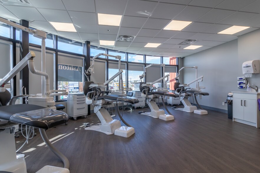 More Photos Of 30475 Cardinal Ave, Abbotsford Office For Sale