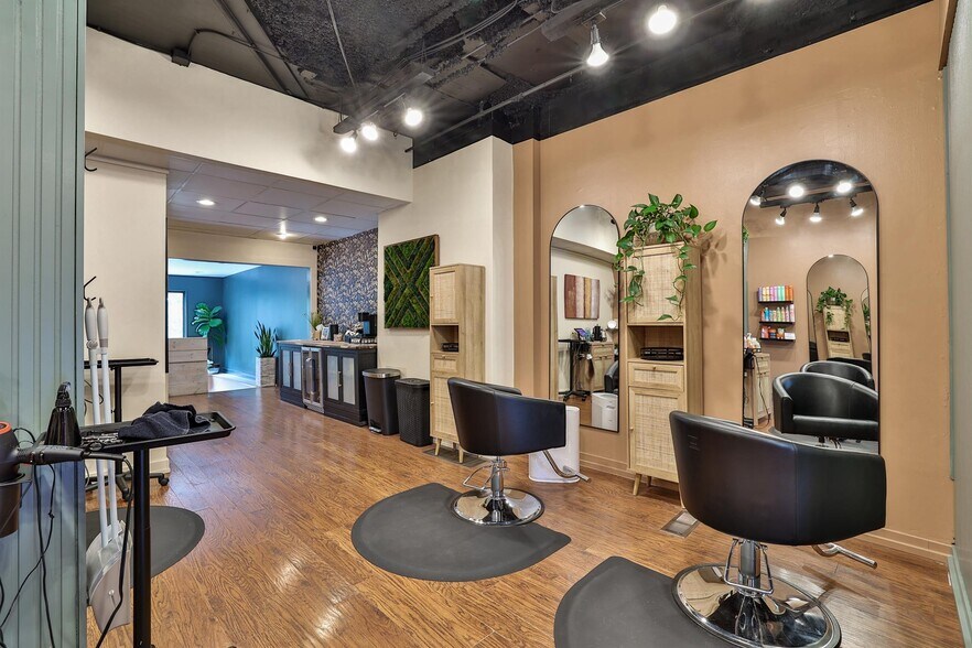 More Photos Of 2039 Madison Rd, Cincinnati Storefront Retail Office For Sale