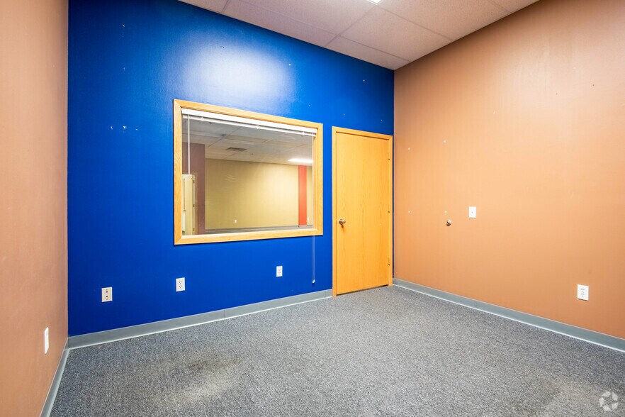 More Photos Of 2024-2050 S Stoughton Rd, Madison General Retail For Sale