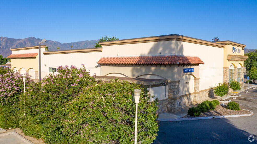 More Photos Of 16491 Lakeshore Dr, Lake Elsinore Freestanding For Lease