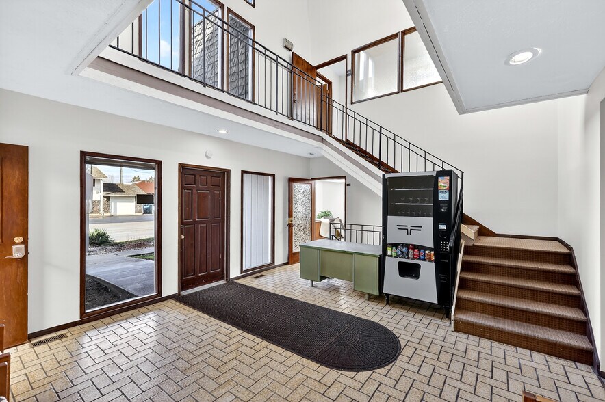 More Photos Of 524 N Mullan Rd, Spokane Loft Creative Space For Sale