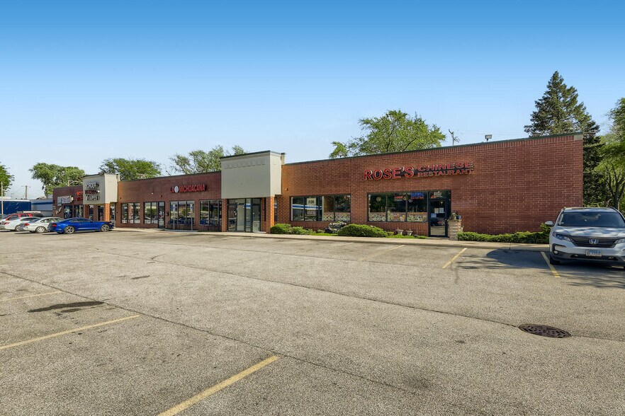 More Photos Of 110-154 W Irving Park Blvd, Bensenville General Retail For Lease