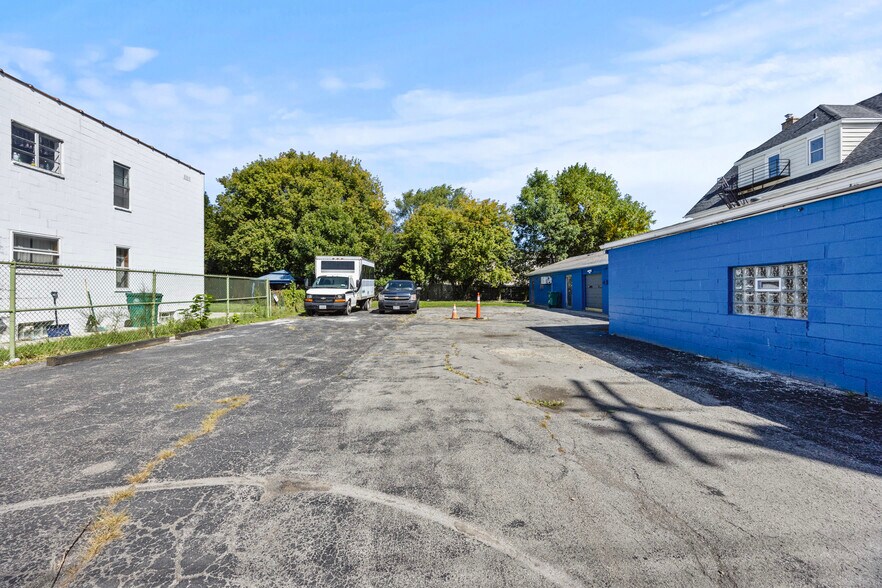 More Photos Of 2314-2318 Niagara St, Niagara Falls Freestanding For Lease